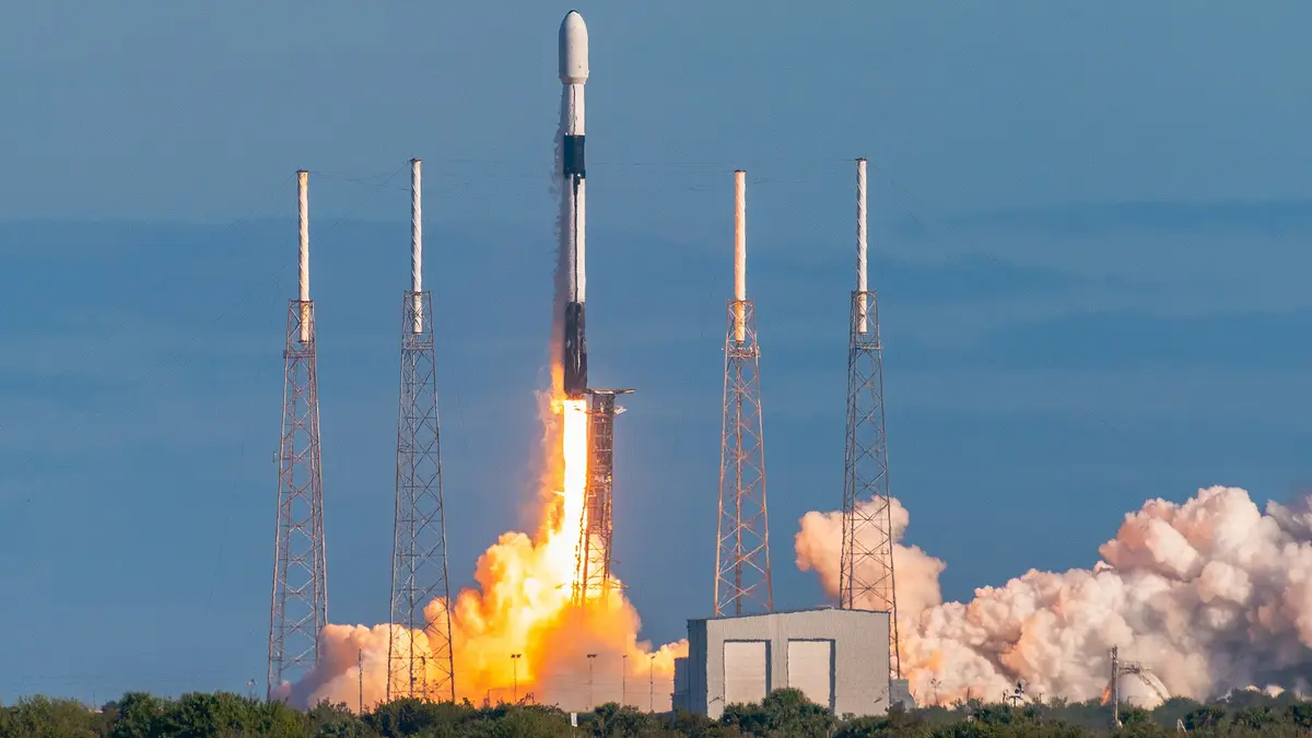 Bandwagon-5 flies SpaceX's Starfall capsule a second time, with Varda's W-7 mini-factory